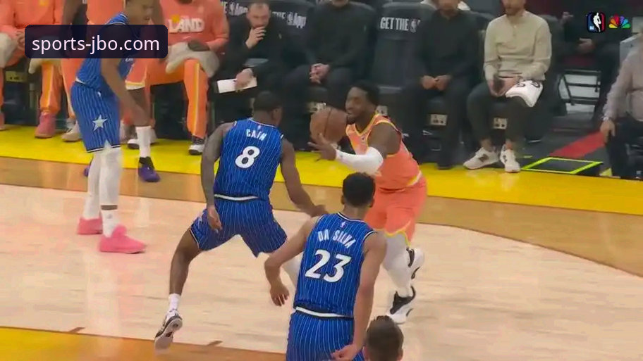 2026JBO SPORTS官网 NBA常规赛最新动态:骑士主场险胜魔术,米切尔42分闪耀全场